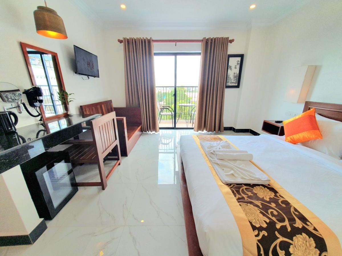 Darling Pub Hostel Siem Reap Luaran gambar