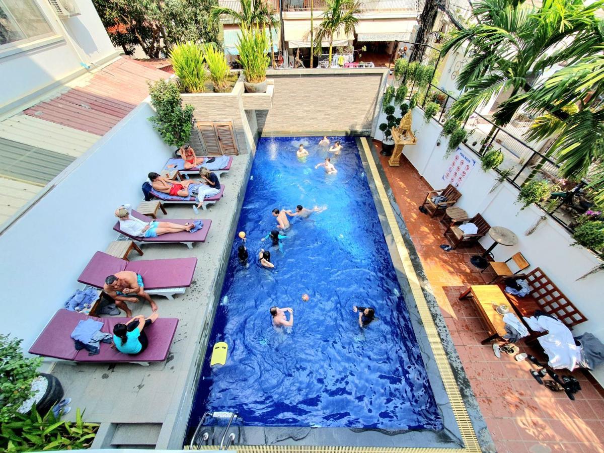 Darling Pub Hostel Siem Reap Luaran gambar